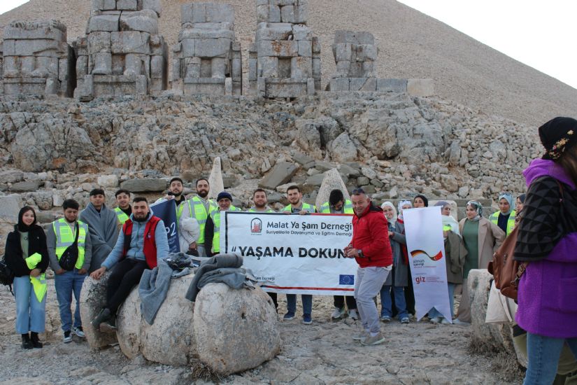 Gençlerle Nemrut Dağı Gezisi Düzenlendi